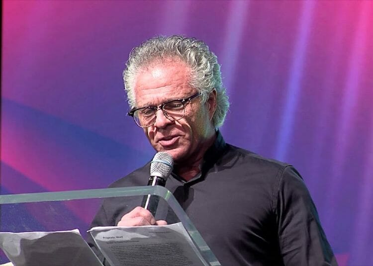 Images of the famous pastors, Kent Christmas