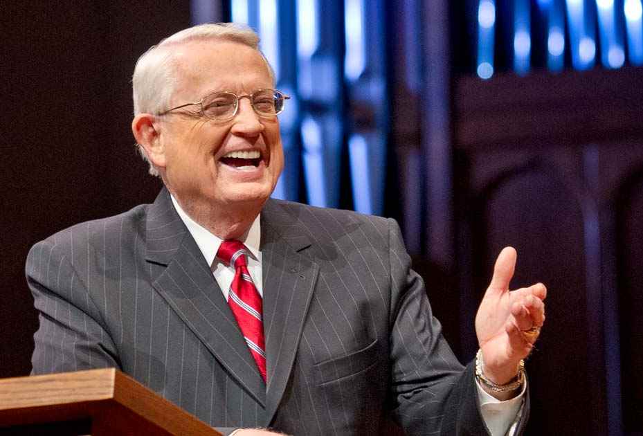 Images of pastor of the Evangelical Church, Chuck Swindoll
